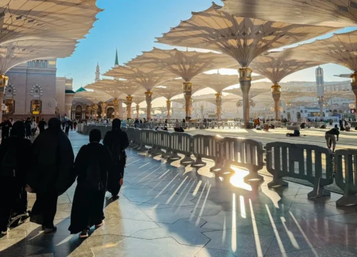 Women’s Umrah Guide from Pakistan: Ihram, Packing, Travel Tips & Family Planning